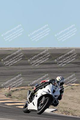 media/Jan-15-2026-Racers Edge (Thu) [[dfebeb70ab]]/3-B Group/Session 2 (Bowl Exit)/